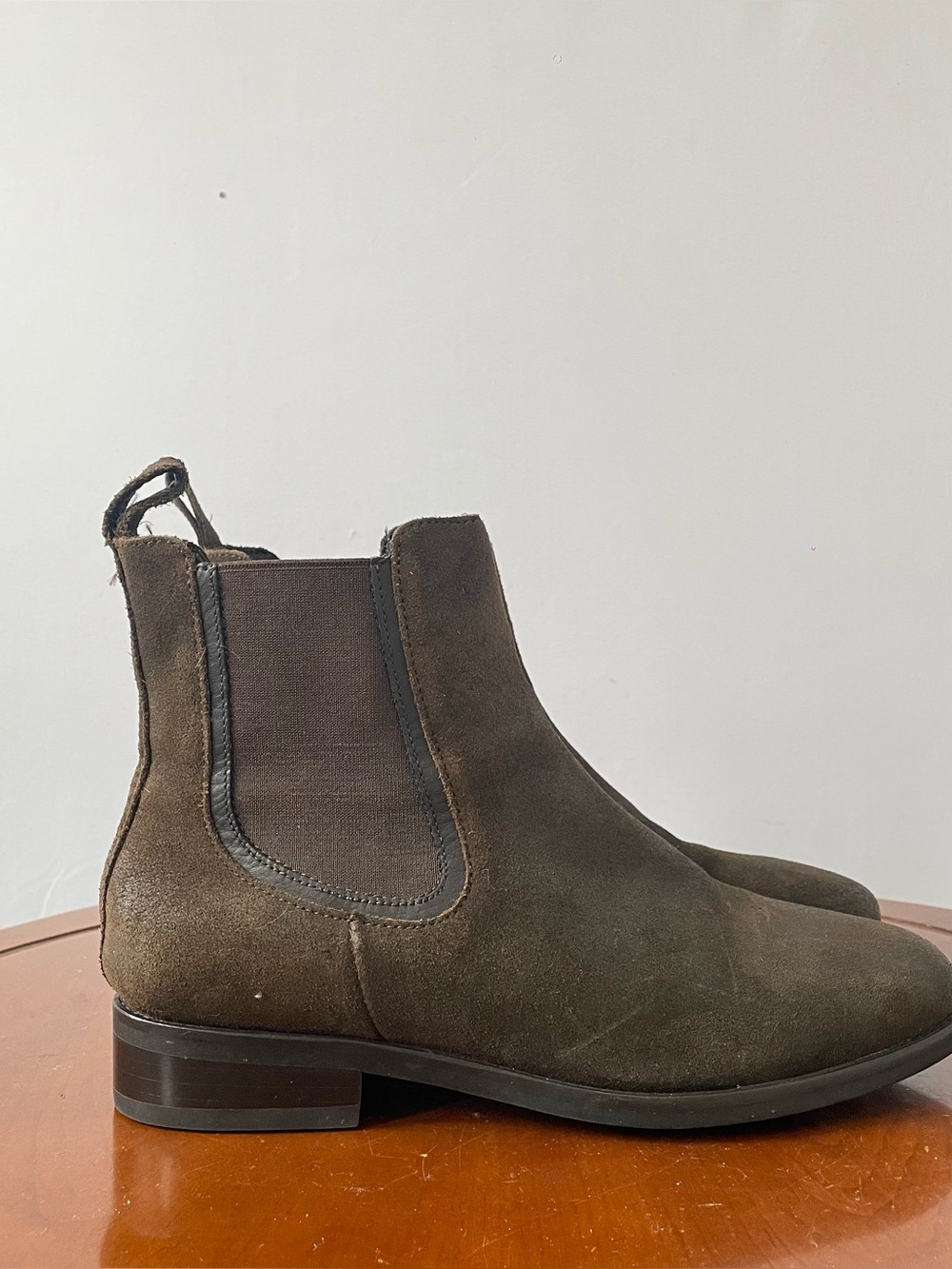 Thursday Boot Company Women's Duchess Chelsea Boots | US 8